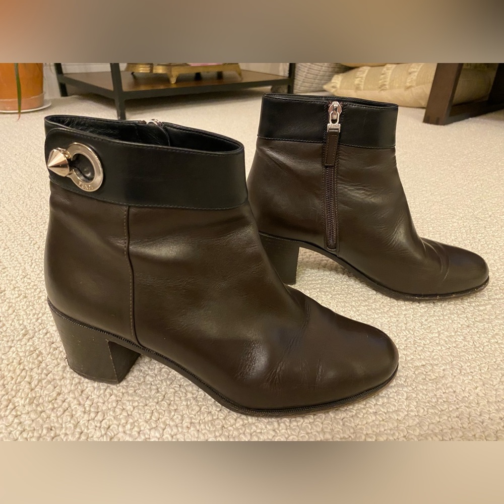 FENDI BROWN LEATHER BOOTIES SIZE 39